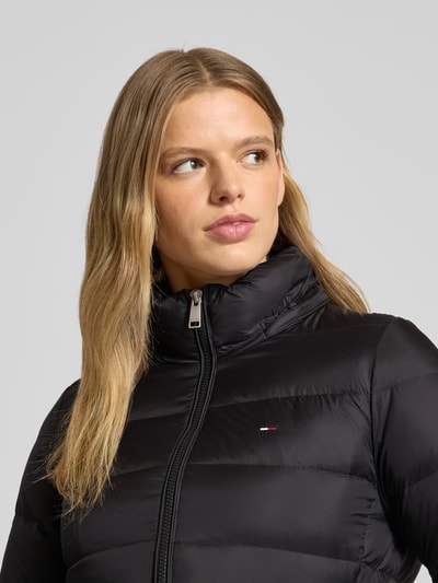 Tommy Jeans Płaszcz pikowany o kroju slim fit z wypełnieniem puchem i pierzem Czarny 3