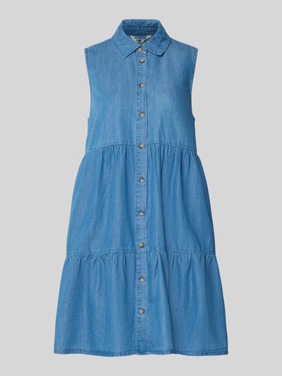 Produktfoto, Ausgestelltes Jeanskleid aus Baumwoll-Lyocell-Mix Modell 'BEA SIESTA' von Only, Denim-Optik, Knielang, Knopfleiste, Ärmellos.