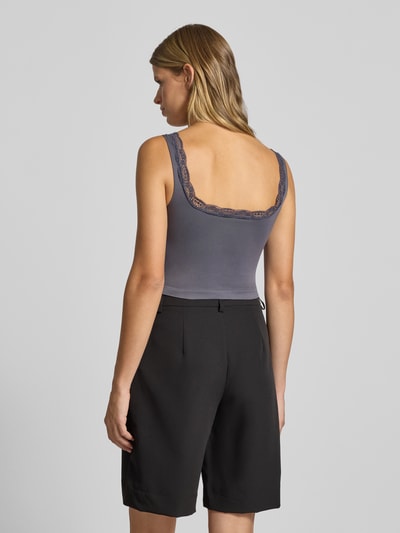 Only Top krótki o kroju slim fit z obszyciem koronką model ‘VICKY’ Szaroniebieski 5
