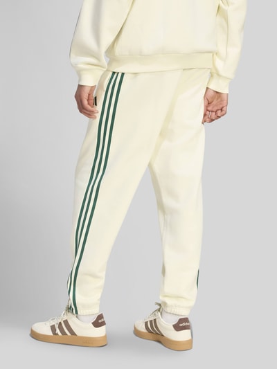 adidas Sportswear Regular Fit Sweathose aus Baumwoll-Mix Offwhite 5