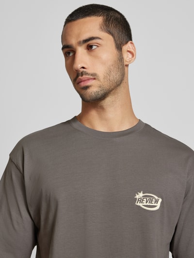 REVIEW T-Shirt mit Label-Detail Dunkelgrau 3