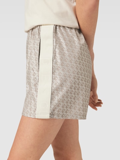 Guess Activewear Shorts mit Label-Details Modell 'ALETHEA' Mittelbraun 3