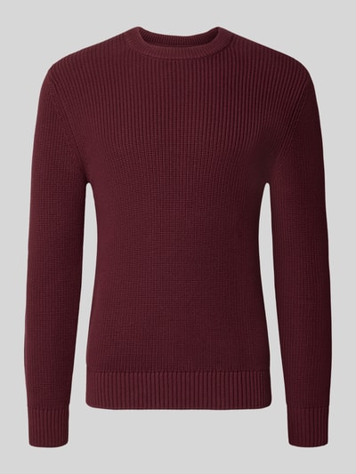 Produktfoto, Regular Fit Strickpullover aus reiner Baumwolle von MCNEAL in Dunkelrot mit Rundhalsausschnitt, elastische Abschlüsse, grobe Strickstruktur