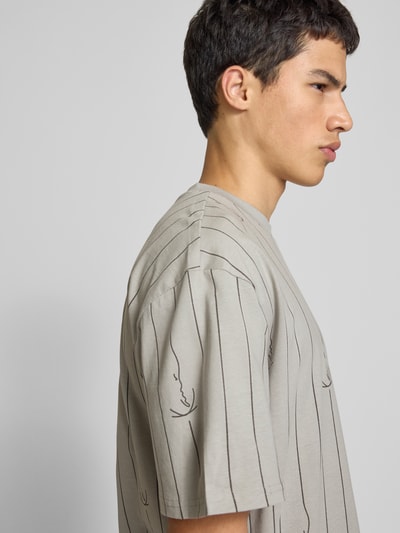 KARL KANI T-Shirt mit Label-Stitching Hellgrau 3