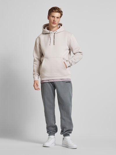 KARL KANI Hoodie mit Label-Stitching Mittelgrau 1