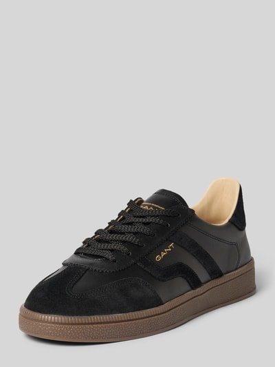Produktfoto, zwarte sneakers van echt leer model 'Cuzima' van GANT, gladde en suède texturen, dames sneakers