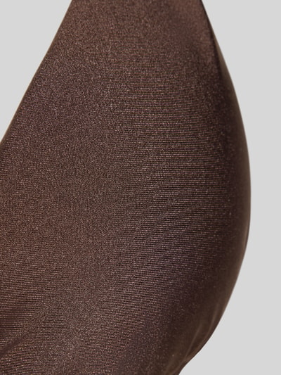 Nahaufnahme Oberkörper, Frauenmodel trägt Bikini-Oberteil mit Zierperlen Modell 'PALERMO' von Seafolly, brauner Stretch-Material-Mix, Triangel Fit