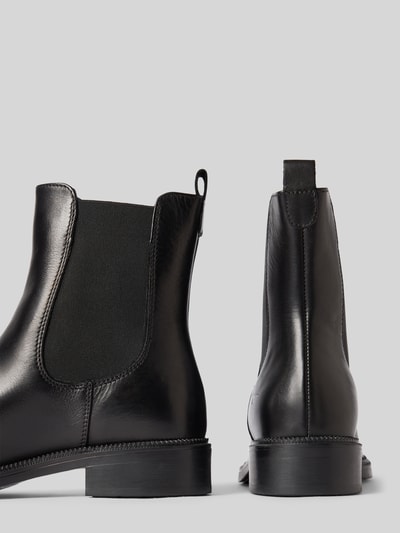 Produktfoto, glatte schwarze Chelseas aus echtem Rindsleder von Tamaris, dezente Nähte, Damen Chelseas von Tamaris