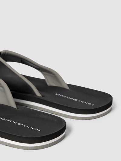 Tommy Hilfiger Teenslippers met labeldetail Zwart - 2