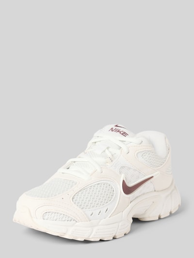 Produktfoto, Sneaker mit Logo-Detail Modell 'V5 RNR S' von Nike, weißes Mesh mit cremefarbenen Akzenten, Damen Sneaker von Nike