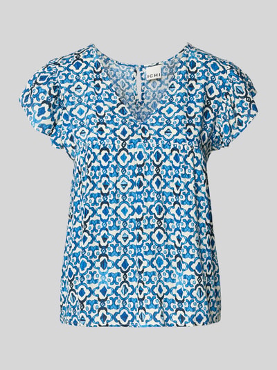 Produktfoto, Blusenshirt aus Viskose Modell 'MARRAKECH' von ICHI, krój regular fit, wzór na całej powierzchni, dekolt w serek, długość tyłu w rozmiarze S: 54 cm, odcienie niebieskiego z białym, geometryczne wzory, lekka tekstura.