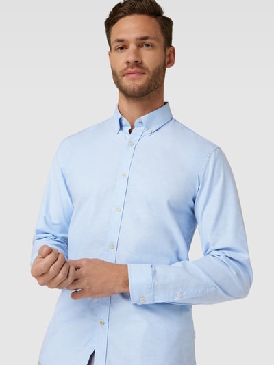 Lindbergh Koszula casualowa o kroju slim fit z kołnierzykiem typu button down model ‘Oxford’ Jasnoniebieski 3