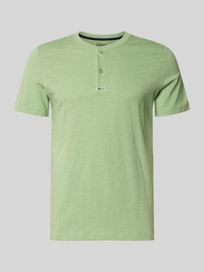 Produktfoto, Regular Fit T-Shirt aus reiner Baumwolle von s.Oliver RED LABEL, Optik: Unifarben, Henley-Kragen, Ärmelform: Kurzarm, Material: Reine Baumwolle