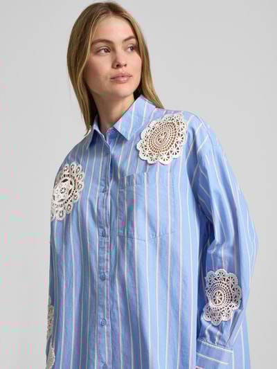 Essentiel Antwerp Relaxed Fit Hemdbluse aus reiner Baumwolle Modell 'IDENTICAL' Hellblau 3