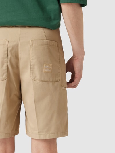 REVIEW Bermudas mit Label-Patch Sand 3