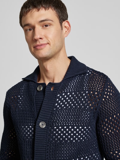 Lindbergh Cardigan mit Lochmuster Modell 'Crochet' Dunkelblau 3