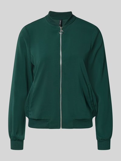 Produktfoto, dunkelgrüner Regular Fit Blouson mit Reißverschluss-Detail von VERO MODA, glatte Oberfläche, gerade Form, Damen Bomberjacke