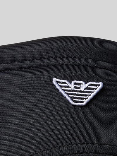 Produktfoto, Badehose mit Logo-Patch von Emporio Armani aus schwarzem Material-Mix mit Stretch-Anteil, Detail: Logo-Patch aufgenäht