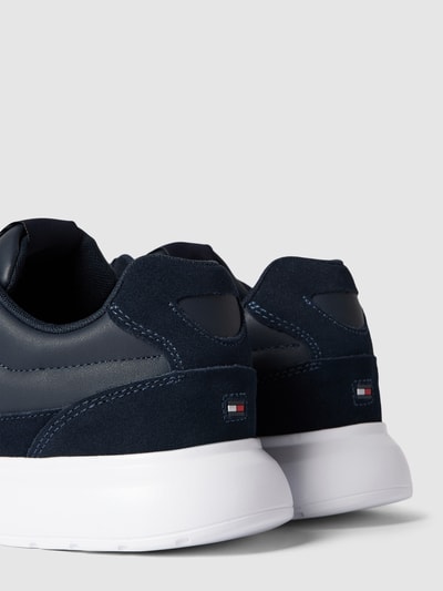 Tommy Hilfiger Sneakersy z detalami z logo Ciemnoniebieski 3