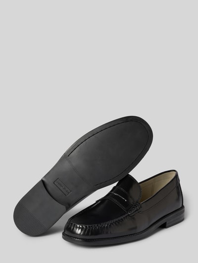Produktfoto, Loafers aus Leder Modell 'PENNYBAR' von Jack & Jones in zwart met afgeronde punt, comfortmodel, hakhoogte 2 cm, schachthoogte 7 cm, schachtbreedte 13 cm, glad leer, detailrijke textuur