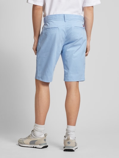 Tommy Jeans Shorts in unifarbenem Design Modell 'SCANTON' Hellblau 5