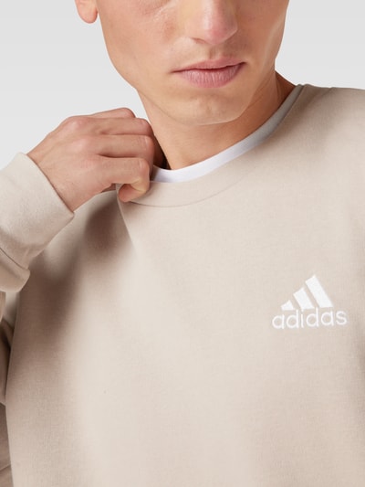 ADIDAS SPORTSWEAR Sweatshirt mit Rundhalsausschnitt Modell 'FEELCOZY' Beige 3