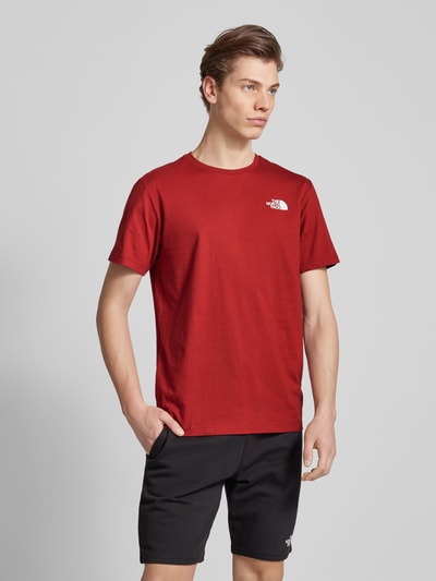 The North Face T-shirt z nadrukiem z logo model ‘REDBOX’ Czerwony 4