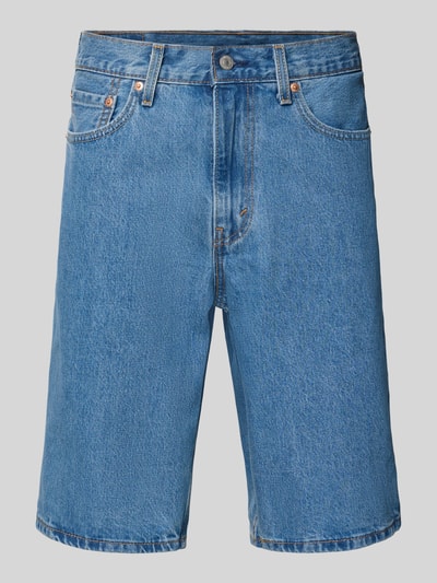 Produktfoto, Loose Fit Jeansshorts aus reiner Baumwolle Modell '469' von Levi's®, blaue Denim-Optik, 5-Pocket-Design, Kontrastnähte, Label-Patch, Nieten, Knopf und verdeckter Reißverschluss, glatte Struktur.
