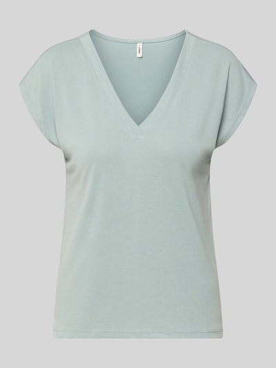 Produktfoto, Loose Fit T-Shirt aus Modal-Mix Modell 'FREE' von Only, Optik: Unifarben, V-Ausschnitt, Kurzarm, glatte Struktur.