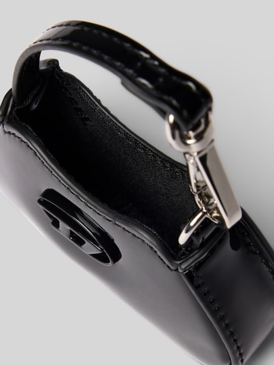 Productfoto, sleutelhanger met logo-prägung van Diesel, metallic karabijnsluiting, korte draagband, hoofdvak, glanslook, 9x6x2 cm