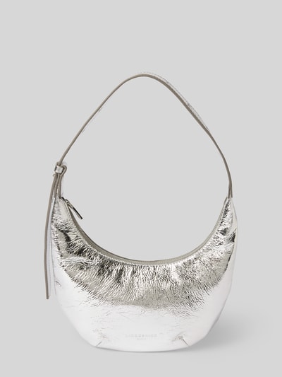 Produktfoto, Shoulder Bag met verstelbare schouderband model 'Ryker' van LIEBESKIND BERLIN, zilverkleurig, reliëflogo, hoofdvak met ritssluiting, breedte 24 cm, lengte 26 cm, diepte 5 cm, bandlengte 41 cm