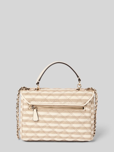 Produktfoto, Handtasche mit Label-Applikation Modell 'GIULLY II' von Guess, materiał-mix z dodatkiem wiskozy, główna komora z klapką i magnetycznym zapięciem, Szerokość w rozmiarze 1: 24 cm, długość 16 cm, głębokość 7 cm, długość paska na ramię 116 cm, beżowa faktura, złote dodatki