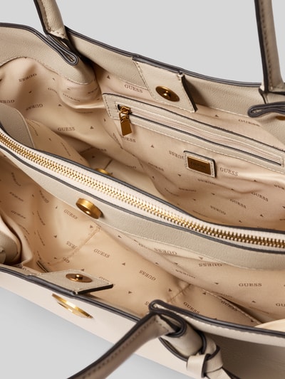 Produktfoto, Tote Bag in Leder-Optik Modell 'ALLEGRA' von GUESS, beiges geteiltes Hauptfach, Magnetverschluss, Logo-Detail, glatte Struktur