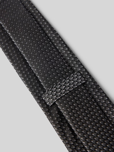 Produktfoto, Seidenkrawatte im Allover-Look (7,5 cm) von OLYMP, schwarze Seidenstruktur mit Label-Detail, klassische Form, Breite 8 cm