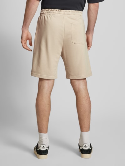 JACK & JONES Szorty z dzianiny dresowej z detalem z logo model ‘KANE’ Złamany biały 5