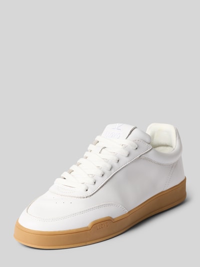 Produktfoto, Sneaker aus Leder mit Label-Details Modell 'PRIME' von Lloyd in Weiß mit abgerundeter Spitze, beschichtetem Leder, leicht profilierter Sohle, Schnürverschluss, Absatzhöhe 3 cm, Schafthöhe 8 cm, Schaftweite 9 cm, neutrales Glattleder-Finish und Kontrastsohle.
