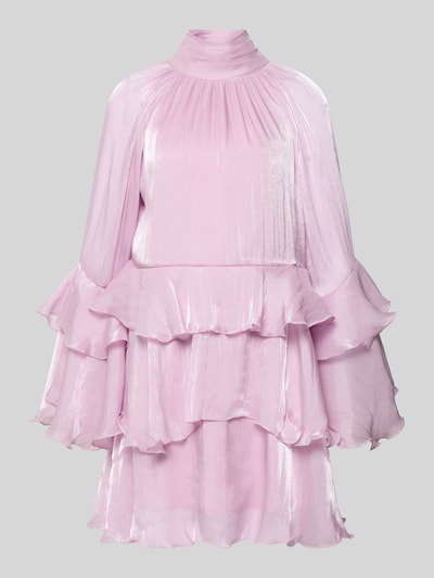 Produktfoto, Minikleid im Stufen-Look Modell 'Flowy frill' von Gina Tricot in Rosa mit Volants, Stehkragen, Rückenschnürung, glatter Textur.