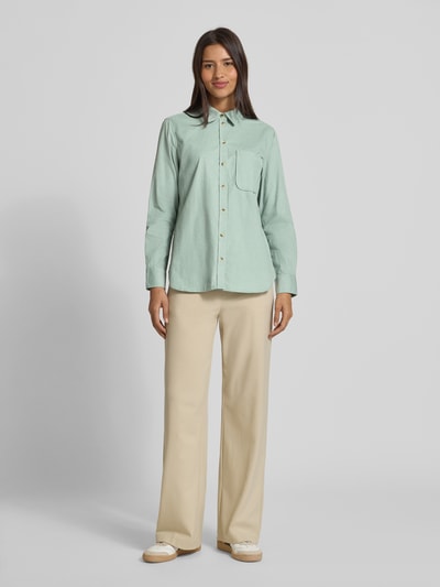 Christian Berg Woman Relaxed Fit Hemdbluse in Cord-Optik mit Brusttasche Helltuerkis 1