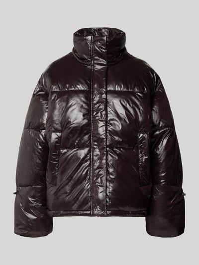 Produktfoto, Steppjacke mit Stehkragen Modell 'ALLIE' von Noisy May, czarny połysk, prosty krój, zakryty zamek, kieszenie, faktura pikowana