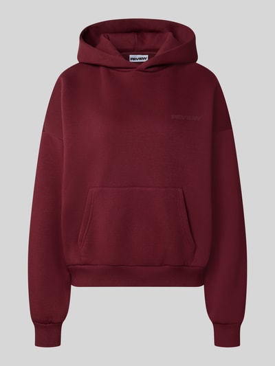 Produktfoto, Relaxed Fit Hoodie aus Baumwoll-Mix mit Label-Detail von REVIEW, dunkelrot, Känguru-Tasche, elastische Abschlüsse