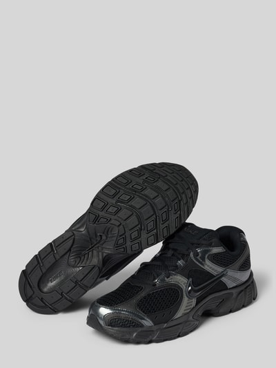 Produktfoto, Sneaker mit Logo-Detail Modell 'INITIATOR' von Nike in Schwarz und Grau, abgerundete Passform, Schnürverschluss, strukturierte Gummisohle, Absatzhöhe 6 cm, Schafthöhe 7 cm, Schaftweite 7 cm, Herren Sneaker