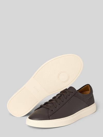 Produktfoto, Low Top Sneaker aus Leder-Mix Modell 'KIERANN_TENN_IWVPU' von BOSS, unifarben, flache Sohle, Label-Prägung, strukturierte Oberfläche