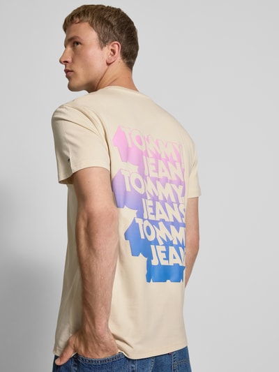 Tommy Jeans Regular Fit T-Shirt aus reiner Baumwolle Sand 3