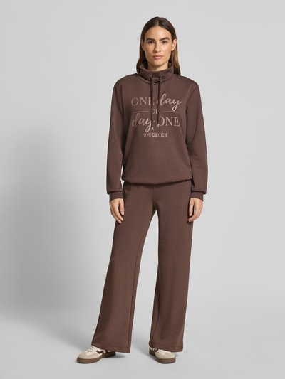 Soyaconcept Sweatshirt mit Stehkragen und Tunnelzug Modell 'BANU' Schoko 1