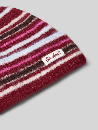 Produktfoto, Beanie mit Label-Detail Modell 'Arlo' von OH APRIL im Streifenmuster, Material-Mix mit Woll-Anteil, breite Krempe