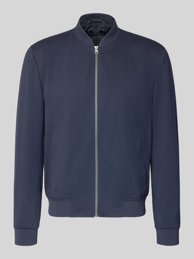 Produktfoto, Jacke mit Reißverschluss von MCNEAL, ciemnoniebieski, materiał wiskozowy z domieszką stretchu, krój regular fit, żebrowane wykończenia, stójka, kieszenie, długość tyłu w rozmiarze M 63 cm, szerokość ramion w rozmiarze M 46 cm, szerokość klatki piersiowej w rozmiarze M 57 cm, długość rękawa w rozmiarze M 67 cm