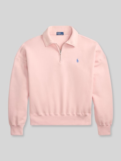 Produktfoto, Sweatshirt mit Label-Stitching von Polo Ralph Lauren in zartrosa aus Baumwoll-Mix, locker geschnitten, Polokragen, kurzer Reißverschluss, gerippte Abschlüsse