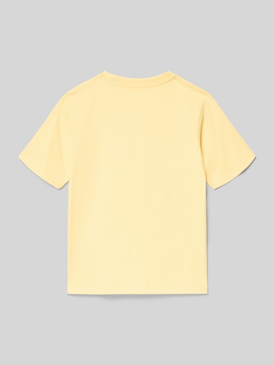 Produktfoto, Kinder T-Shirt aus reiner Baumwolle Modell 'SOHO' von JACK & JONES in Gelb mit gerader Passform, Rundhalsausschnitt, Statement-Print, Rückenlänge bei Größe 140: 49 cm.