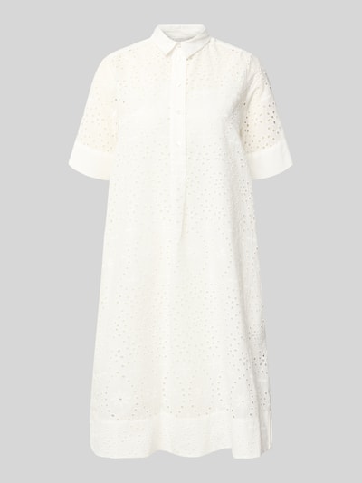 Produktfoto, Knielanges Hemdblusenkleid mit Lochmuster von Milano Italy aus Reine Baumwolle, Gerader-Schnitt, Hemdblusenkragen, kurze Knopfleiste, weiß, feine Lochmuster-Textur, Knielänge, Rückenlänge 100 cm, Brustweite 48 cm, Ärmellänge 28 cm.