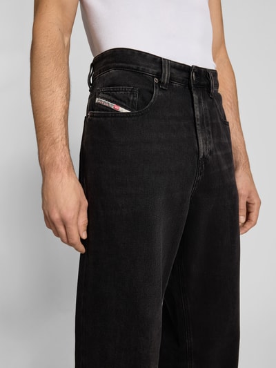 Diesel Wide Fit Jeans mit Logo-Patch Black 3